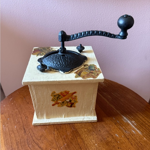 Vintage Gretchen Coffee Grinder With Drawer Cottagecore - Picture 6 of 10